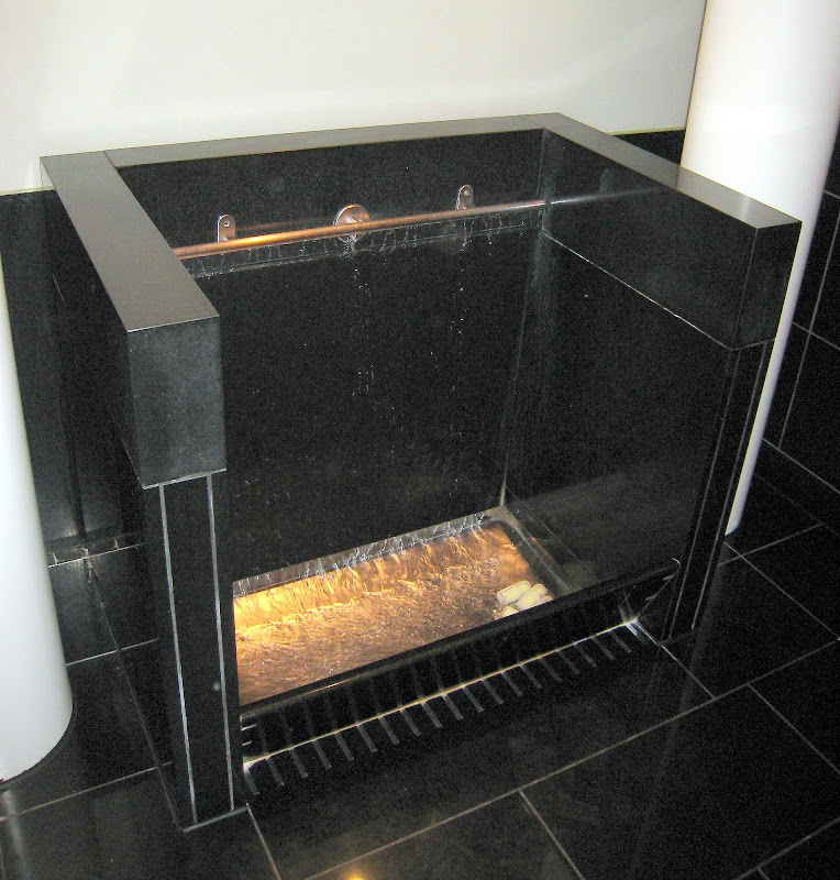 Cool CPH Hilton Urinal