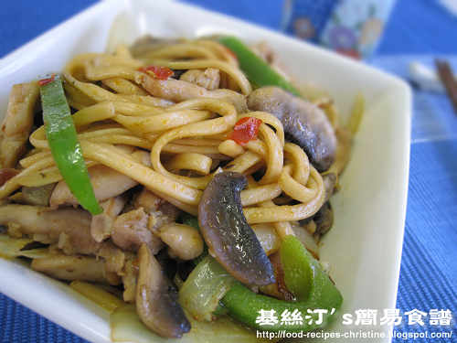 雞絲炒有機烏冬 Stir-Fried Organic Udon with Chicken