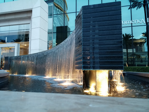 Arts Plaza - Bank Fountain (East)
