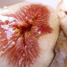 Fresh Fig and Goat Cheese Canapés