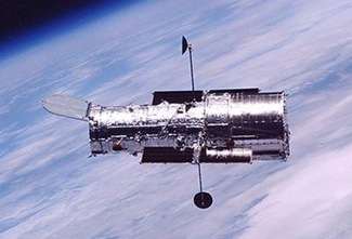 hubble_flotando