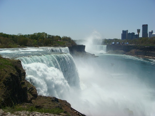 [American n bridal veil n horshoe falls[4].jpg]