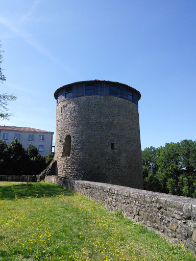 Château De Parthenay Tour De La Poudrière