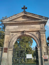 Friedhofs Tor
