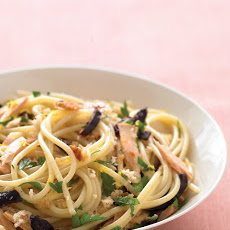 Spaghetti with Tuna, Lemon, and Breadcrumbs