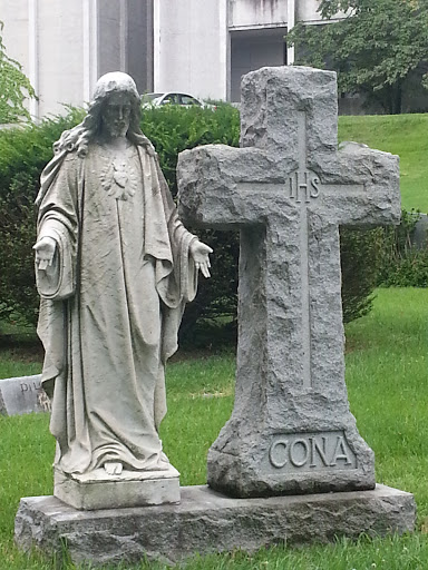 Cona Christ Statue