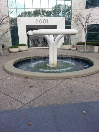 Fountain at 6601