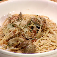 Chairman of the Board Linguine with Clam Sauce