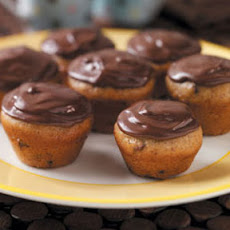 Banana-Chip Mini Cupcakes Recipe