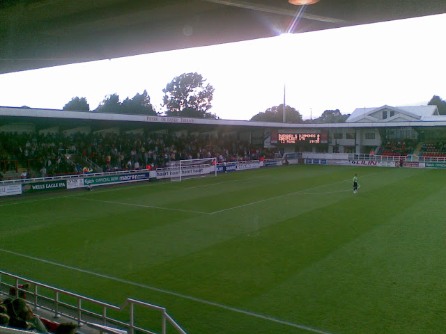 A full, but mute PDB, according to the radio. More noise on the pitch than off it.