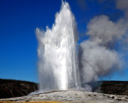 [wyoming-old-faithful[2].jpg]