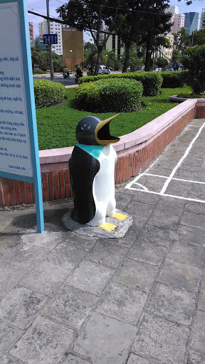 Metal Penguin 