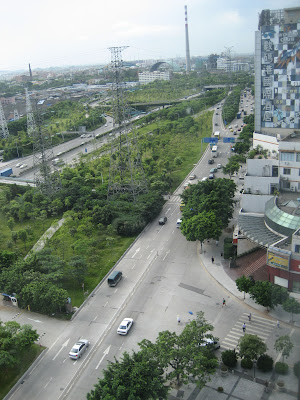 窗外：东南方