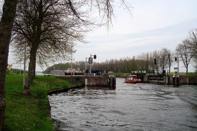 [z2 Nigtevecht 05[3].jpg]