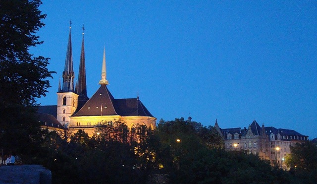 [c - Luxembourg City 52[2].jpg]