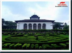 GEDUNG SATE
