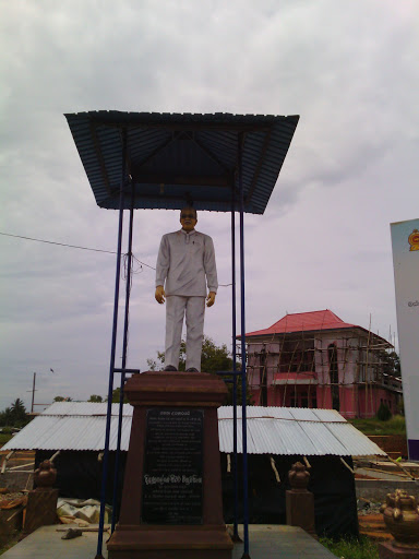 Peter Wickramasinghe Statue