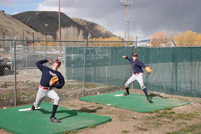 Lucas Moulder & Bryn Windle work out in a bullpen session