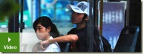 secuestrador chino - Un polic�a chino vuela la cabeza a un secuestrador en un autob�s