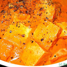 Tofu in a lightly spiced red pepper cream sauce