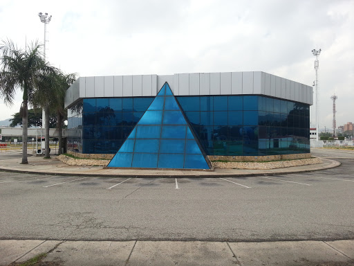 Pirámide de Vidrio - Forum