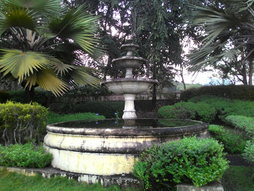 Pueblo De Oro Fountain