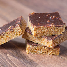 Healthy “Reese’s” Quinoa Crispy Treats
