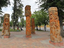 estatuas de madera tallada plaza de armas de Rengo