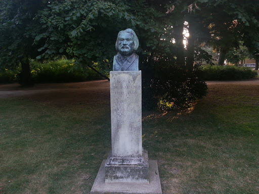 Buste D'Honoré De Balzac