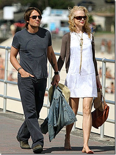 Nicole+Kidman+Barefoot+On+Beach+picture%5B5%5D