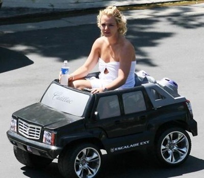 britney spears driving mini cadillac Escalade picture