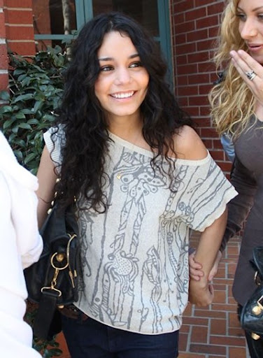is vanessa hudgens pregnant