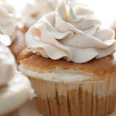 Cheesecake-Filled Pumpkin Cupcakes