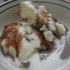 Marshmallow Fudge Ice Cream Topping