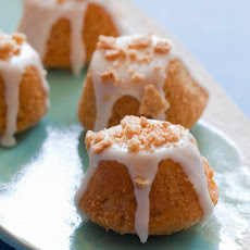 Cinnamon Toast Crunch Coffee Cake Bites