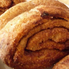Finnish Cinnamon Rolls (Korvapuustit)