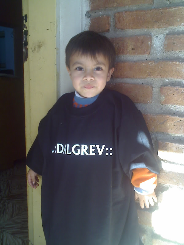 Gaby y su remera, frente