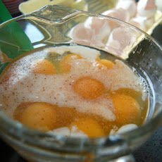 Fluffy Cheese and Tomato Scrambled Eggs