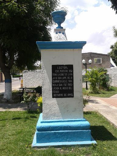 Pedestal Cruz Hija de Don Lope de Aguirre