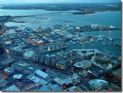 20050227-Auckland-view_toward_the_Harbour_Bridge_from_up_on_the_skytower