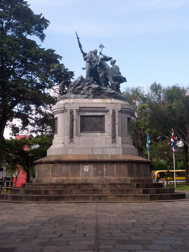Estatua del Monumento Nacional