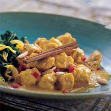 Fragrant Chicken in Creamy Almond Sauce
