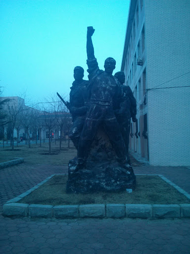 扬州烈士雕像