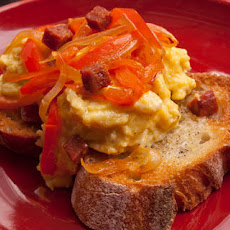 Spanishy Scrambled Eggs with Bell Peppers and Garlic Toast Recipe