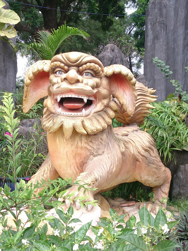 Happy Lion Sculpture