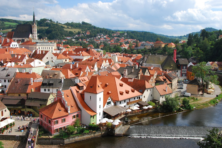 瞬間幻化為一片光明的庫倫洛夫。