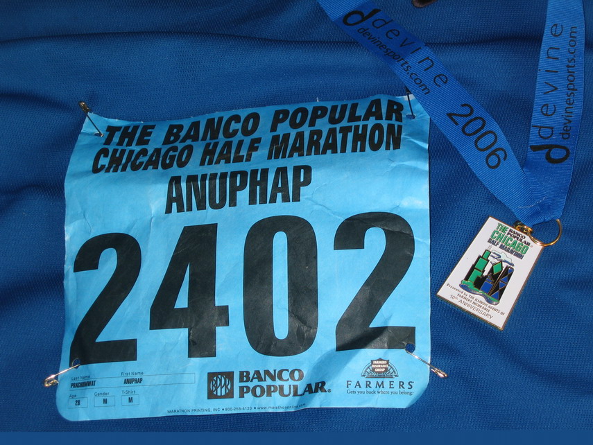 [Bib2006-chicagohalfmarathon-0004.JPG]