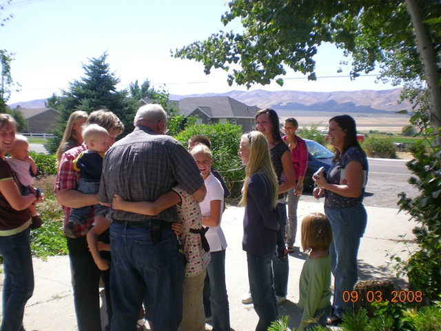 [missionaries coming home 012[2].jpg]