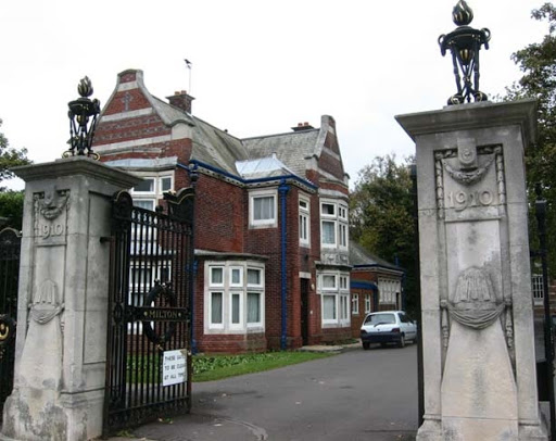 Milton Cemetery Gate