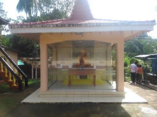 Buddha Statue at Deraniyagala Sumana Saman Dewalaya